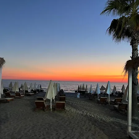 شقة Sunrise Luxury Apartmanent *